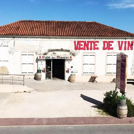 Maison Jasmin, Modern, Air-conditioned 2-bed With Lovely Terrace & Communal Pool * Le Plan-de-la-Tour